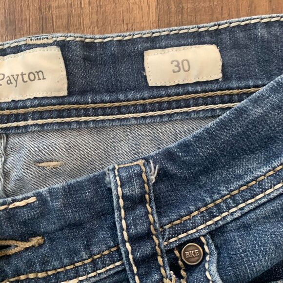 BKE Payton Mid Rise Cropped Medium Wash Flap Pocket Jeans 32x24 - Picture 9 of 14